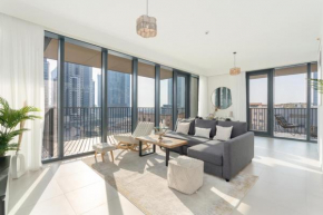Downtown / Great Location / 2BDR / 2 Balconies / 10 min walk from Dubai Mall